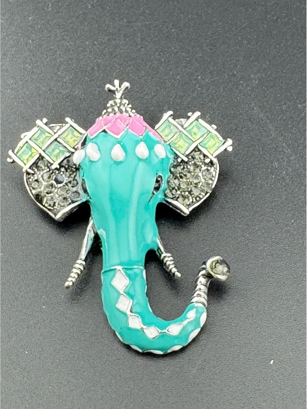 Vintage-Inspired Elephant Animal Brooch Pin